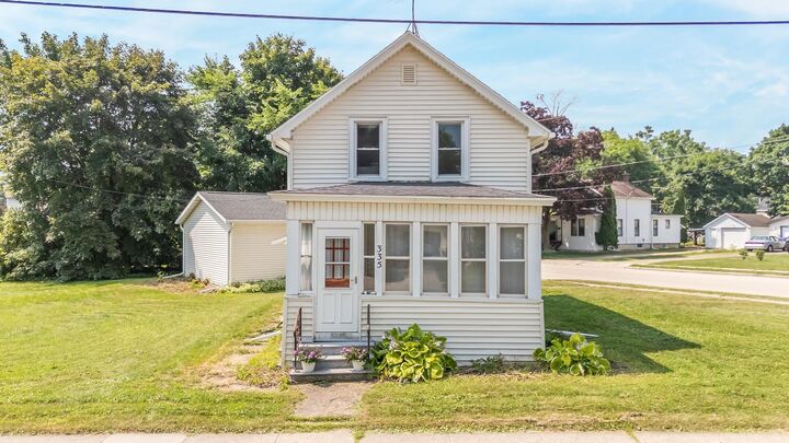 Property Photo:  335 Washington Avenue  WI 54956 
