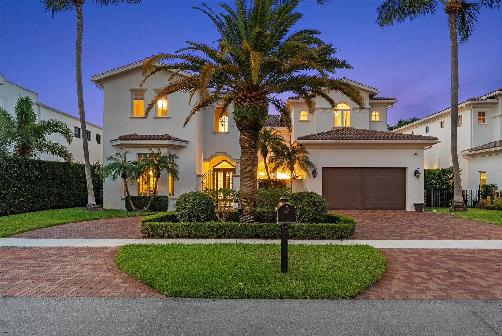 Property Photo:  475 NE 4th Street  FL 33432 