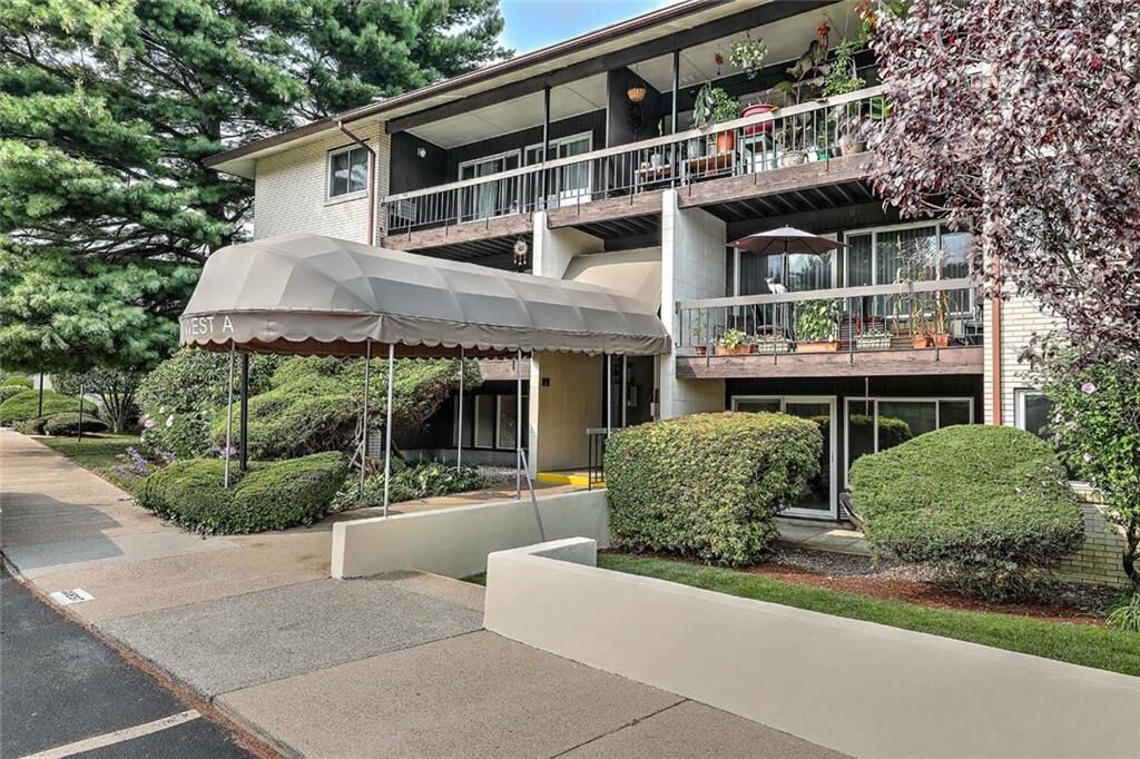 Property Photo:  400 Narragansett Parkway A-3W  RI 02888 