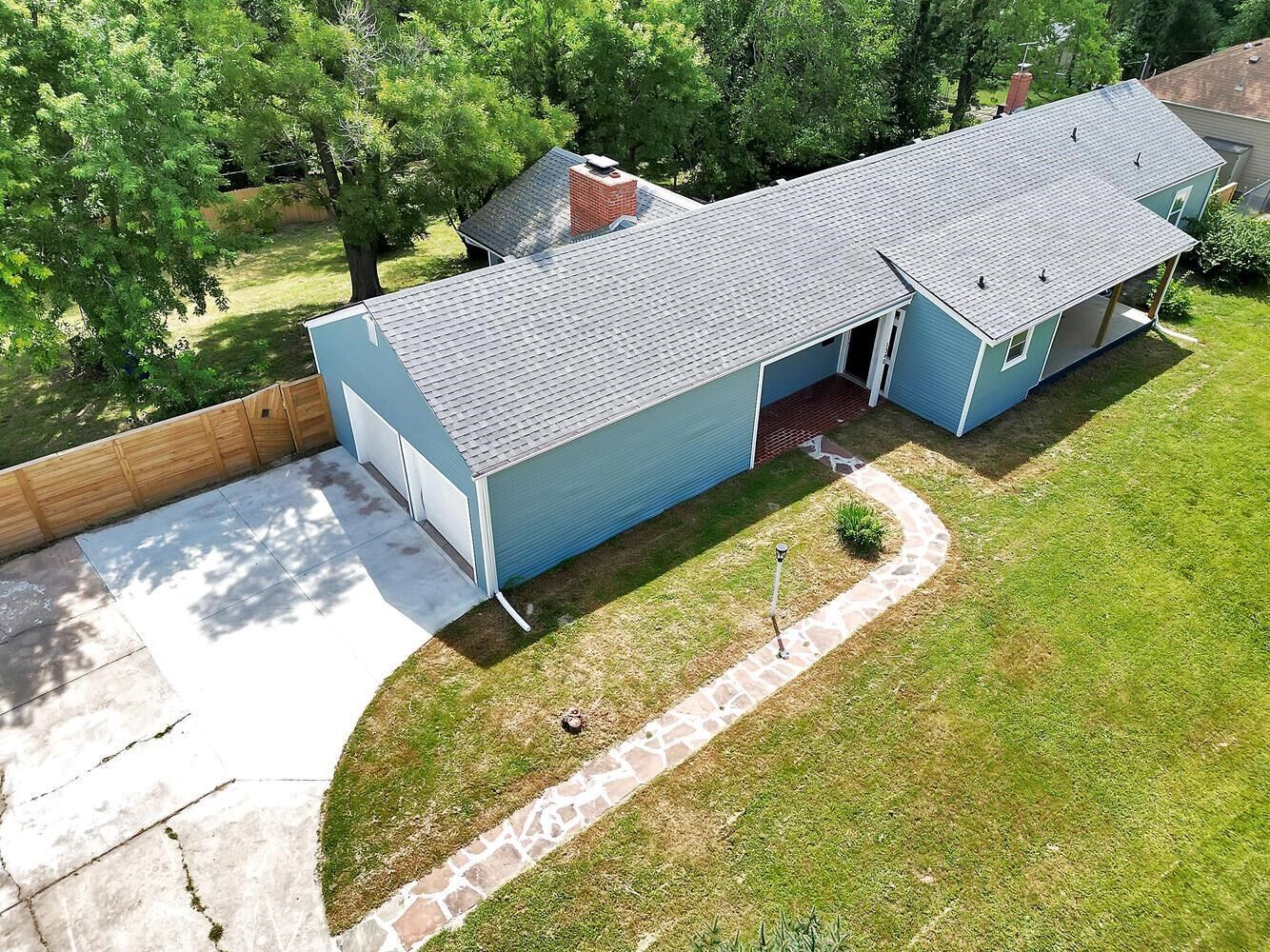 Property Photo: 1340 N Yale Ave KS 67208