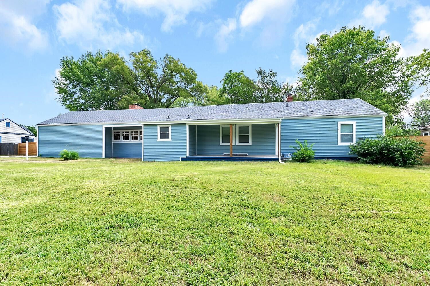 Property Photo: 1340 N Yale Ave KS 67208