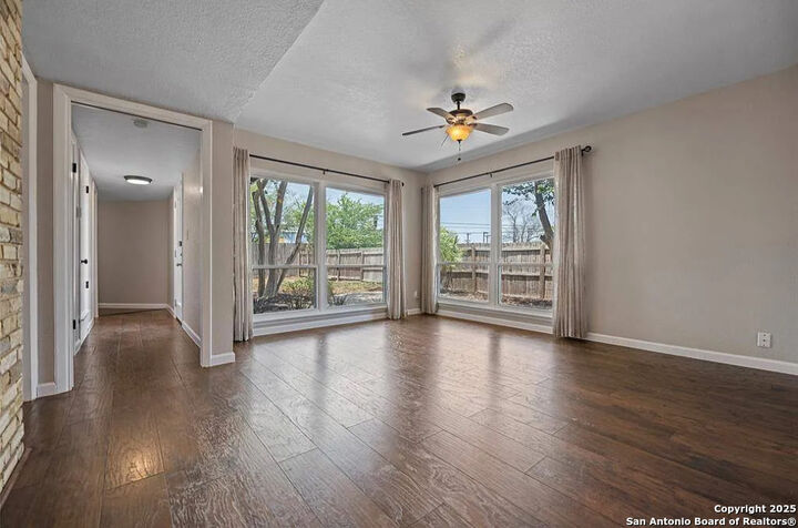 Property Photo: 1802 Edgehill TX 78209