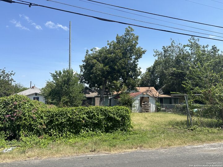 Property Photo:  119 Orphan  TX 78202 
