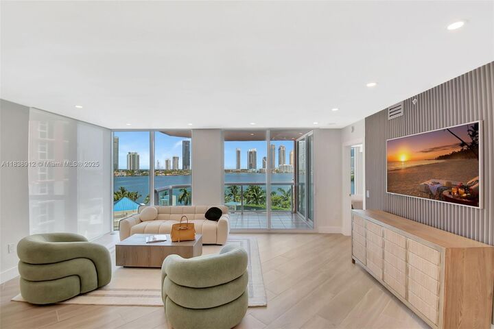 Property Photo:  3370 Hidden Bay Dr 812  FL 33180 