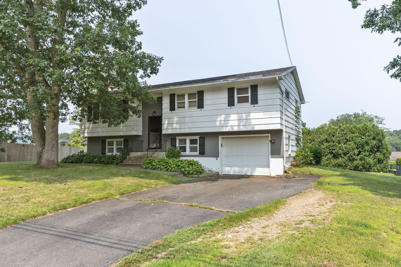 Property Photo:  21 Old Farm Road  CT 06010 