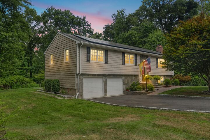 Property Photo: 40 Winthrop Place CT 06468