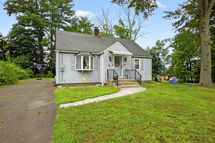 Property Photo:  8 Emily Road  CT 06016 