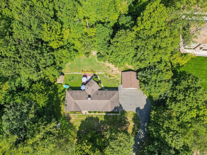 Property Photo:  187 Oregon Road  CT 06451 