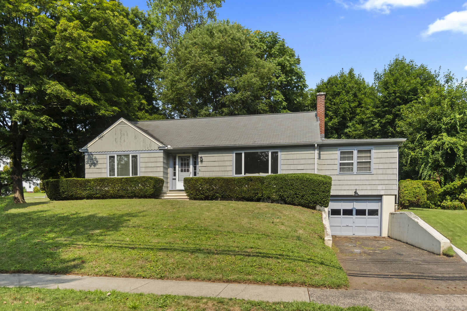 Property Photo: 131 South Elm Street CT 06492