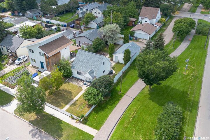 Property Photo:  603 K Avenue S  SK S7M 2E4 