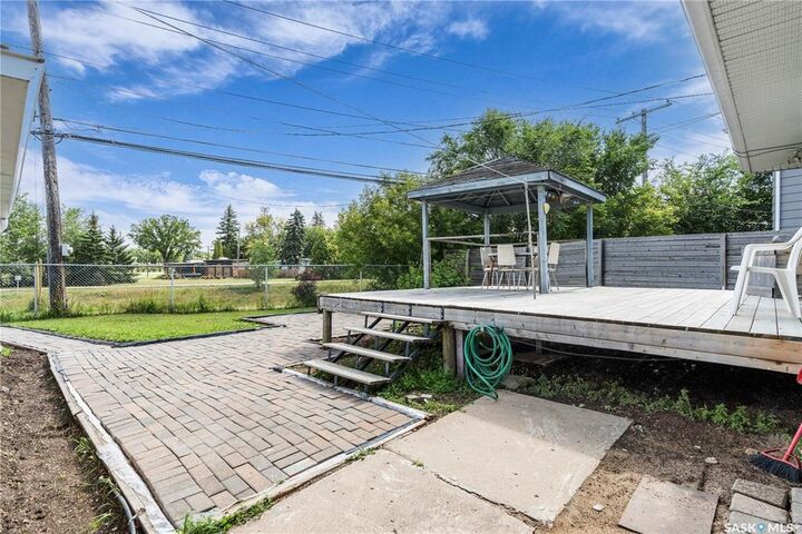 Property Photo:  98 Millar Crescent  SK S4S 1N4 