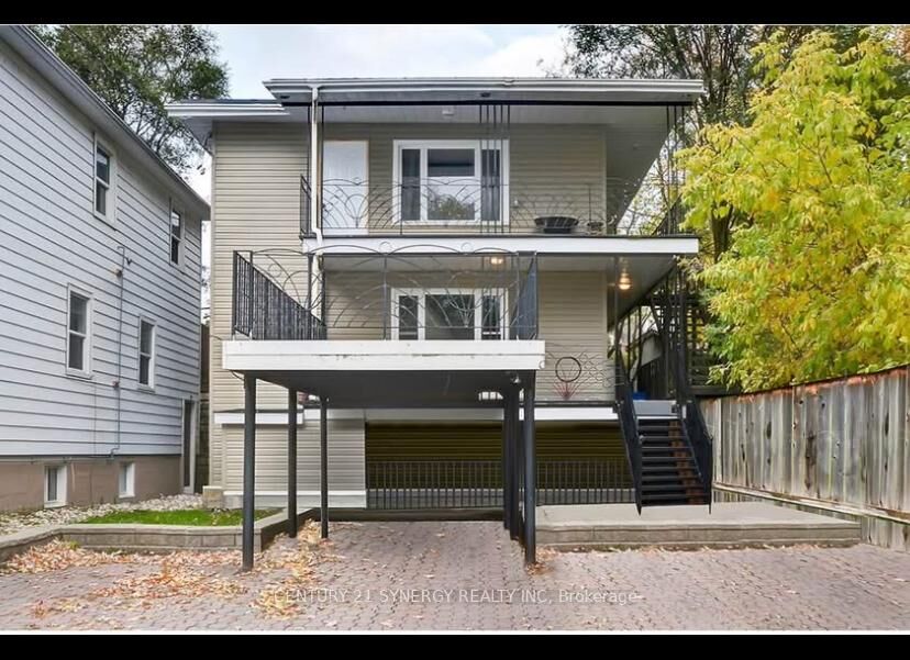 Photo de la propriété:  269 Lalemant Street C  ON K1L 7G1 