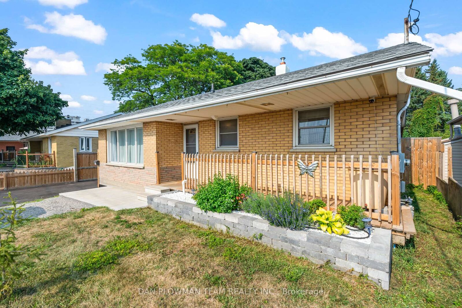 Property Photo: 641 Stevenson Road N ON L1J 5P2