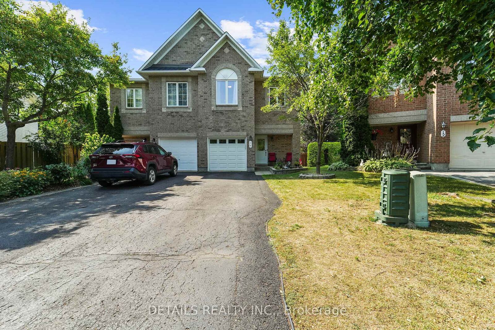 Property Photo:  14 McPeake Place  ON K2K 3K4 