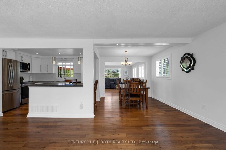 Property Photo:  20 Chippawa Court  ON L4M 5N8 