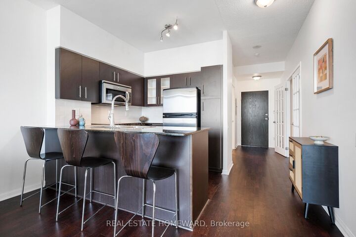 Property Photo: 15 Windermere Avenue 2107 ON M6S 5A2