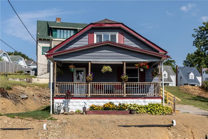 Property Photo: 2108 Woodmont Ave PA 15068