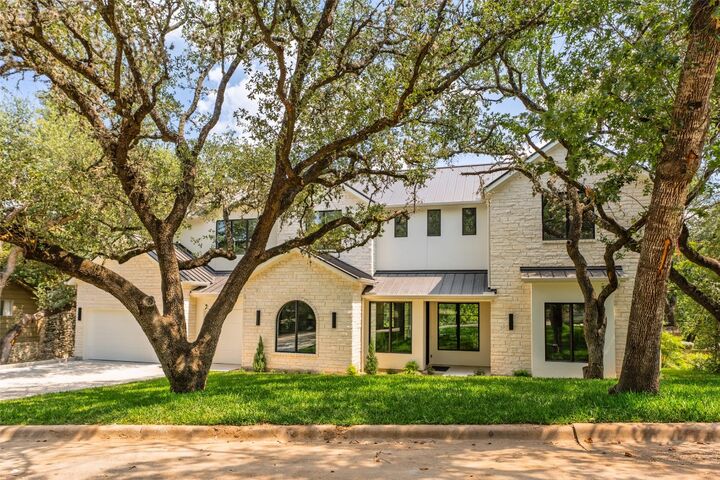 Property Photo: 411 Honeycomb Ridge TX 78746