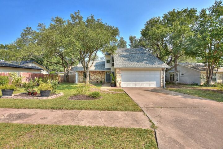 Property Photo:  613 Forest Trail  TX 78613 