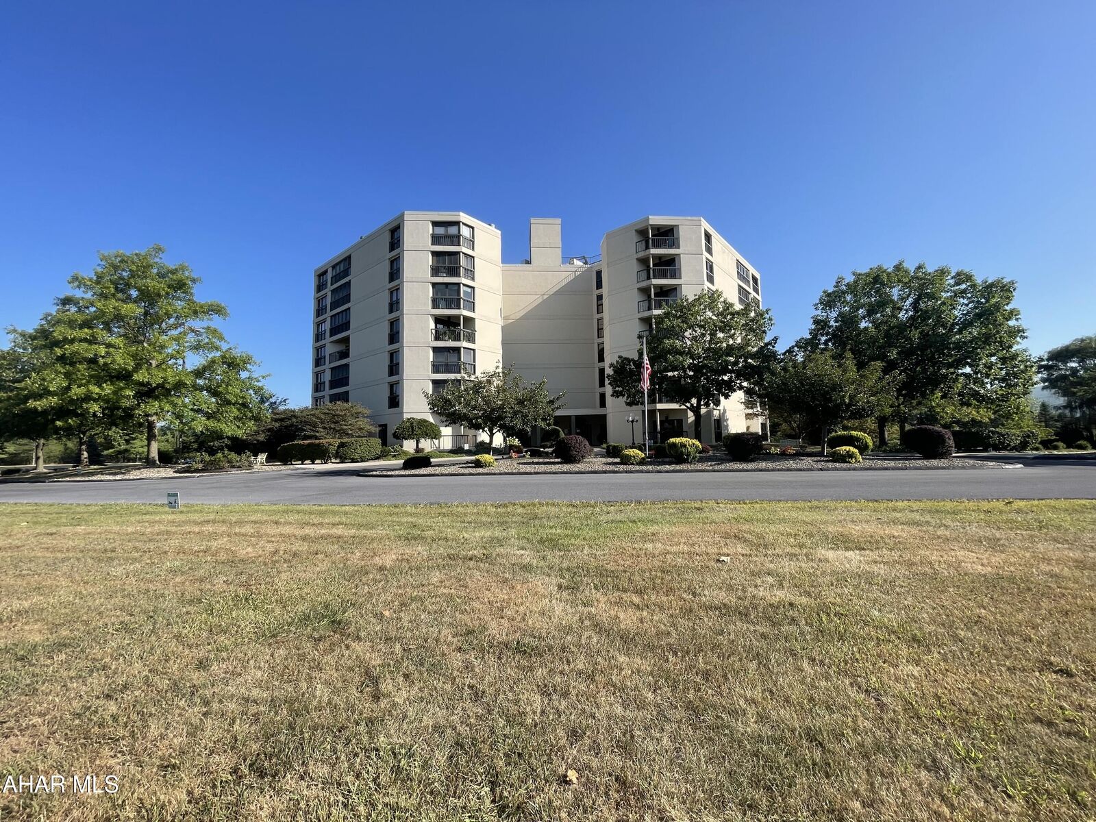 Property Photo: 415 Parkview Lane 303 PA 16601