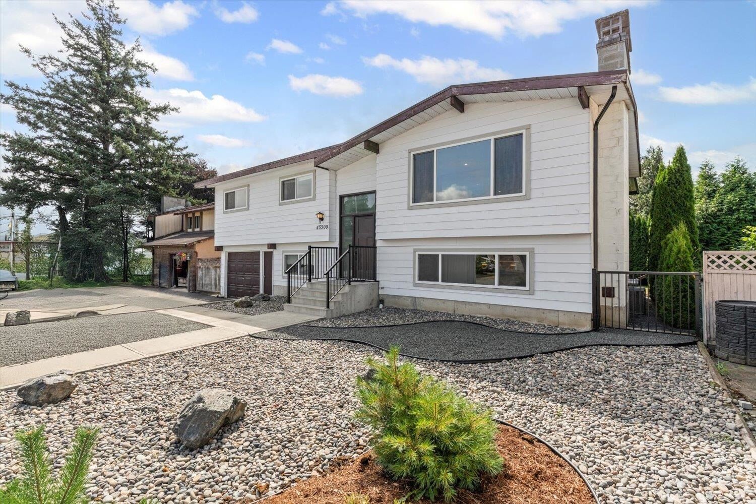 Photo de la propriété:  45500 Concord Avenue  BC V2R 2N7 