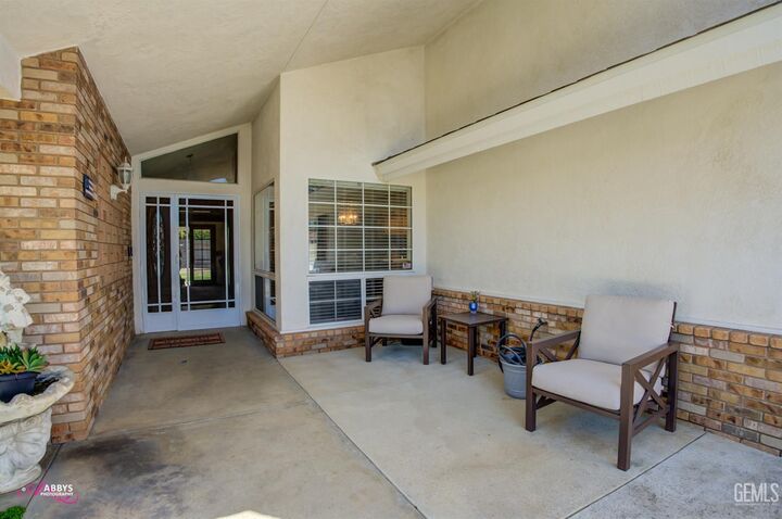 Property Photo: 7601 Darrin Avenue CA 93308