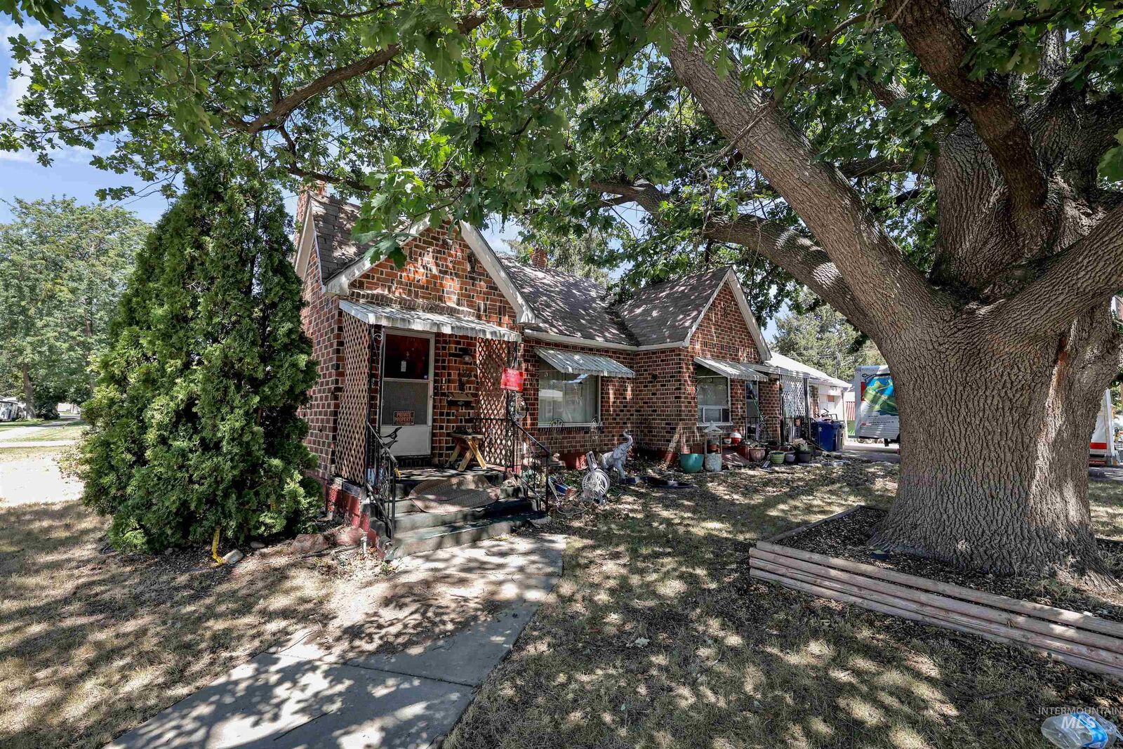 Property Photo:  124 S Banner St  ID 83686 