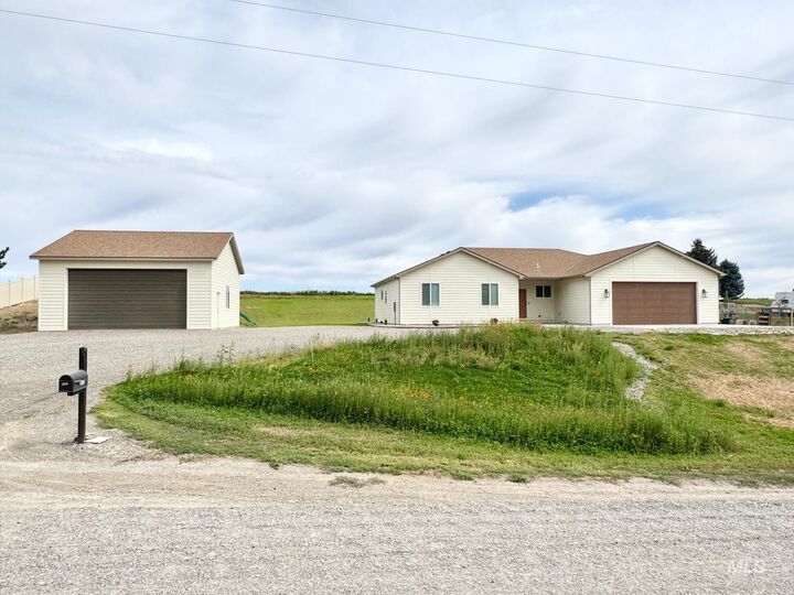 Property Photo: 942 W Wanda Lane ID 83336