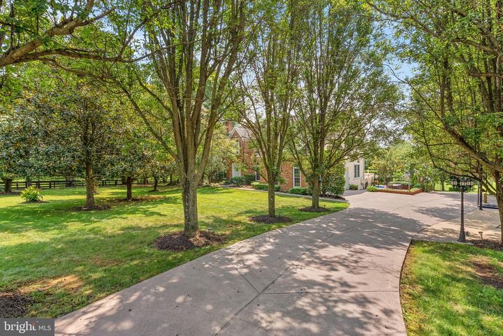 Property Photo:  15700 Trapshire Court  VA 20197 