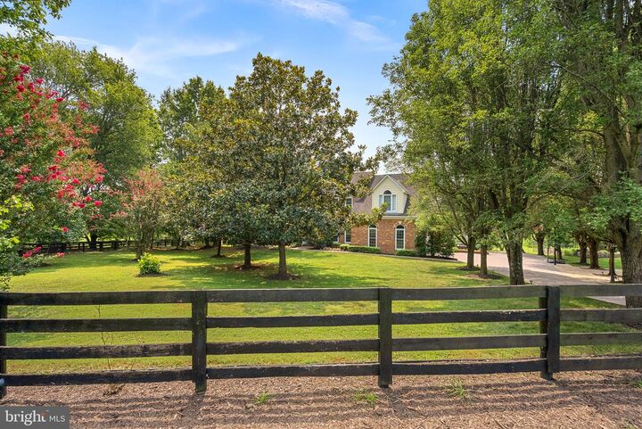 Property Photo:  15700 Trapshire Court  VA 20197 