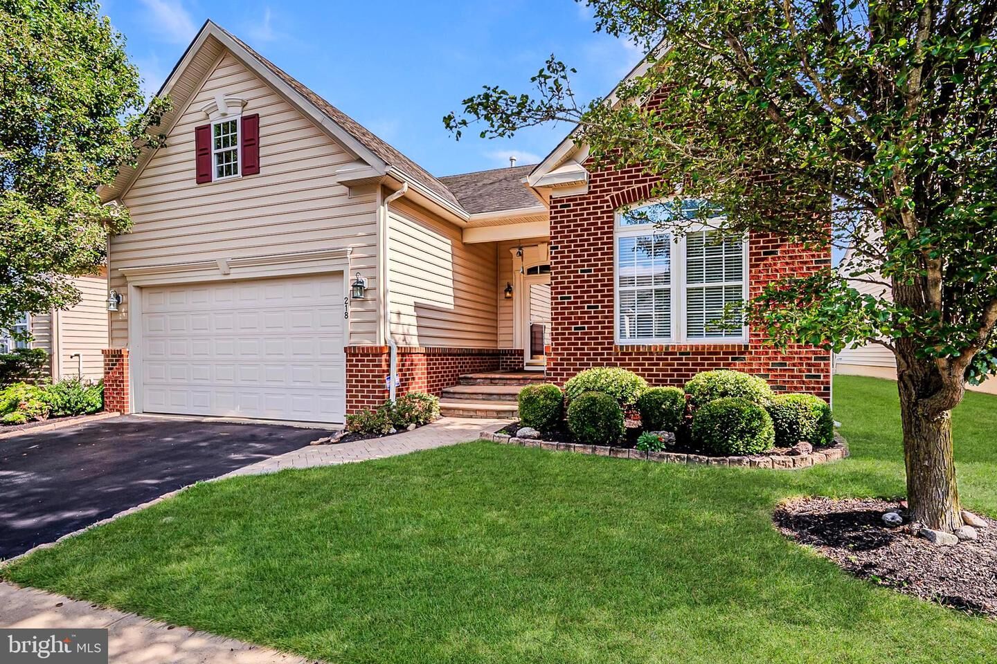 Property Photo: 218 Glenshee Drive DE 19734