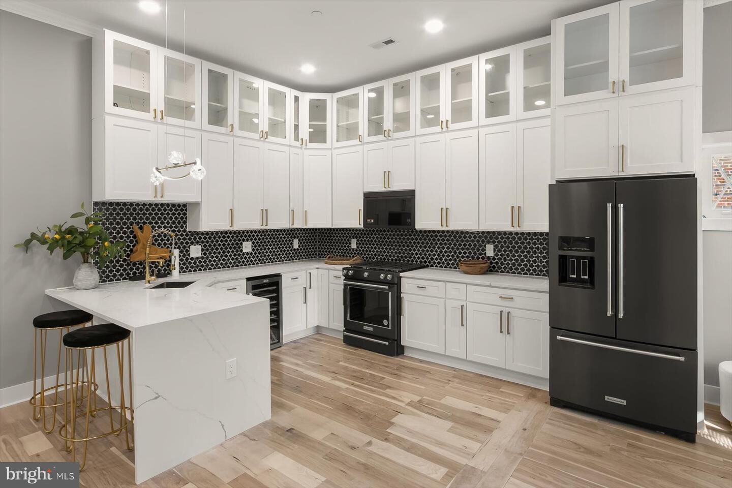 Property Photo: 811 Sligo Creek Parkway MD 20912