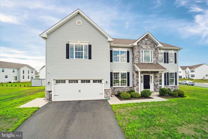 Property Photo: 106 Southall Court Charleston Grand DE 19977