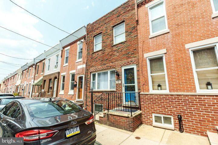 347 Tree Street  Philadelphia PA 19148 photo
