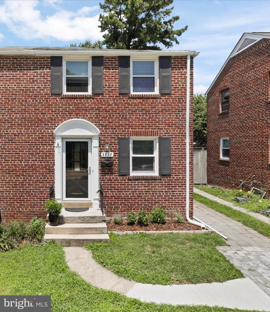 Property Photo:  3717 3rd Street S  VA 22204 