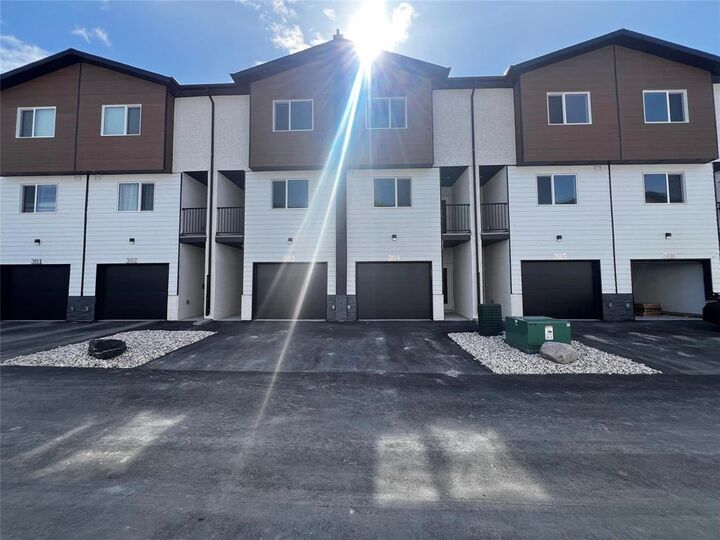 Property Photo: 591 Washington Avenue MB R2K 1M1