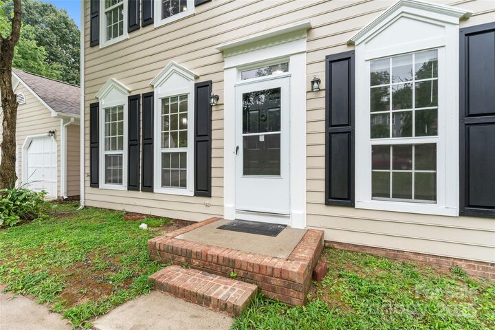 Property Photo:  2813 Silkstream Lane  NC 28262 