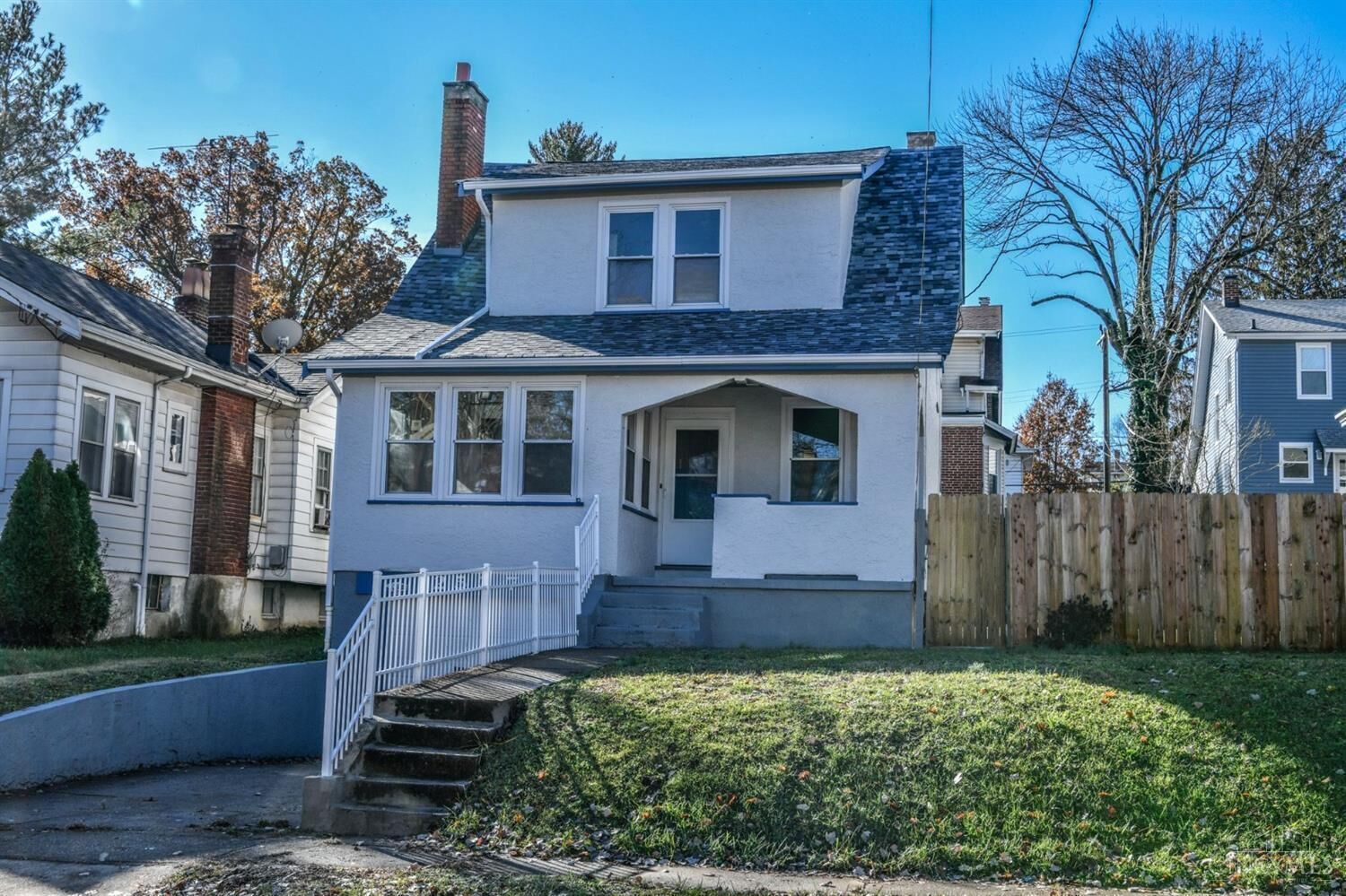 Property Photo:  2537 Ridgeland Place  OH 45212 