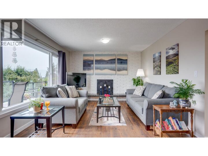 Photo de la propriété:  6451 Bluejay Road  BC V1H 1W5 