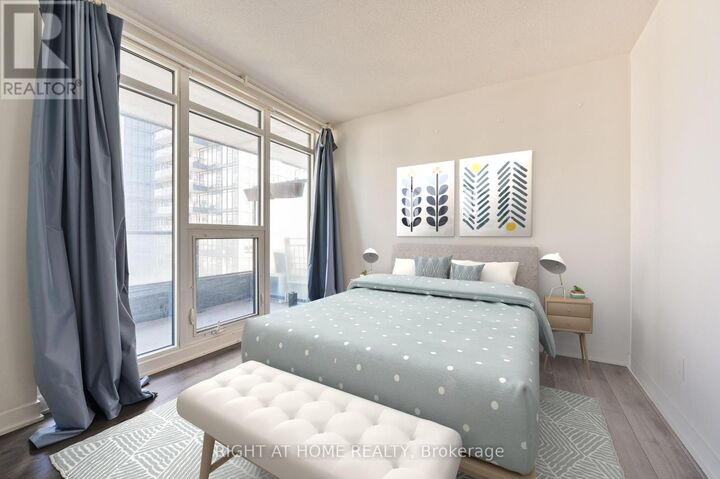 Property Photo:  80 Queens Wharf Road 1806  ON M5V 0J3 