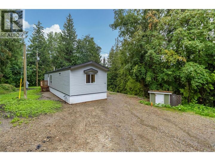 Property Photo:  5161 63rd Avenue Northeast 31  BC V0E 1K0 