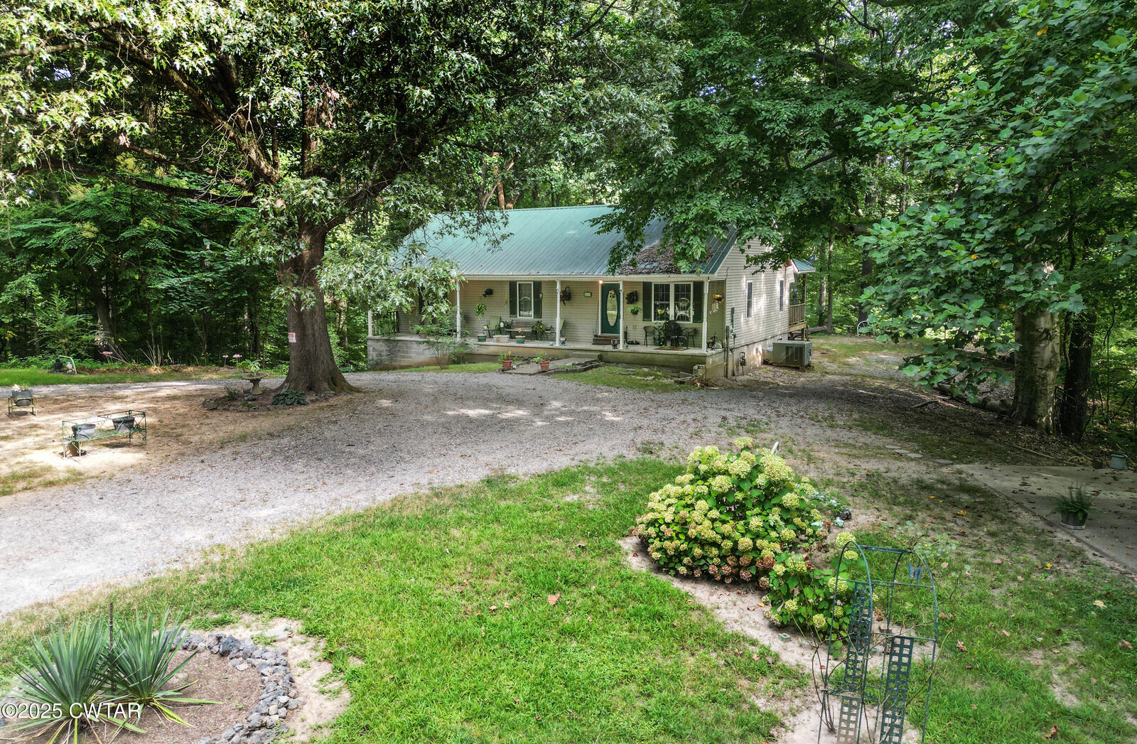 Property Photo: 106 Honeysuckle Cove TN 38024