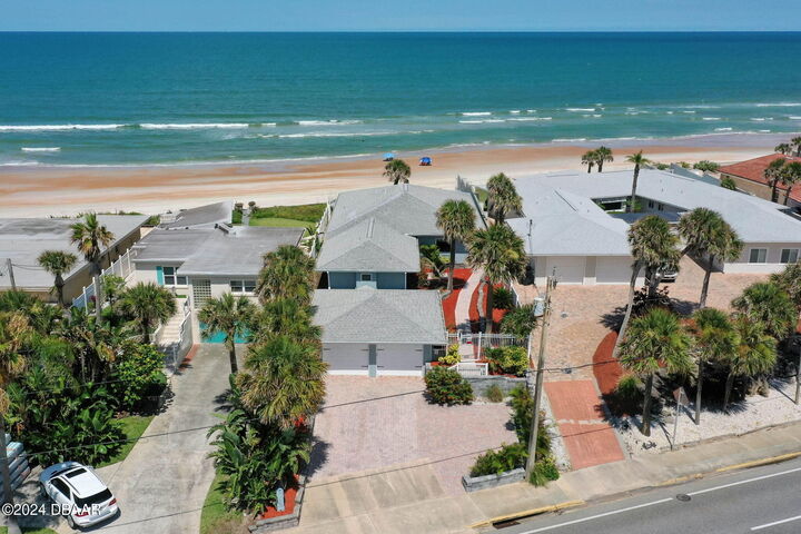 Property Photo: 1800 N Atlantic Avenue FL 32118