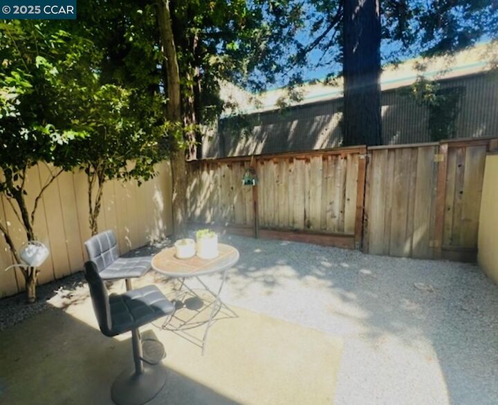 Property Photo:  2129 Ascot Dr 15  CA 94556 