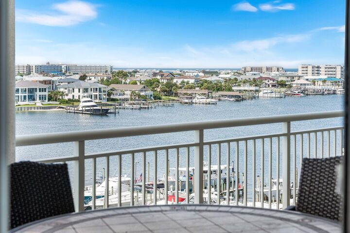Property Photo: 662 Harbor Boulevard Unit 550 FL 32541