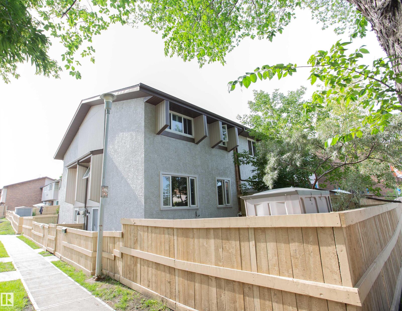 Property Photo: 14120 80 Street NW 1 AB T5C 1L6
