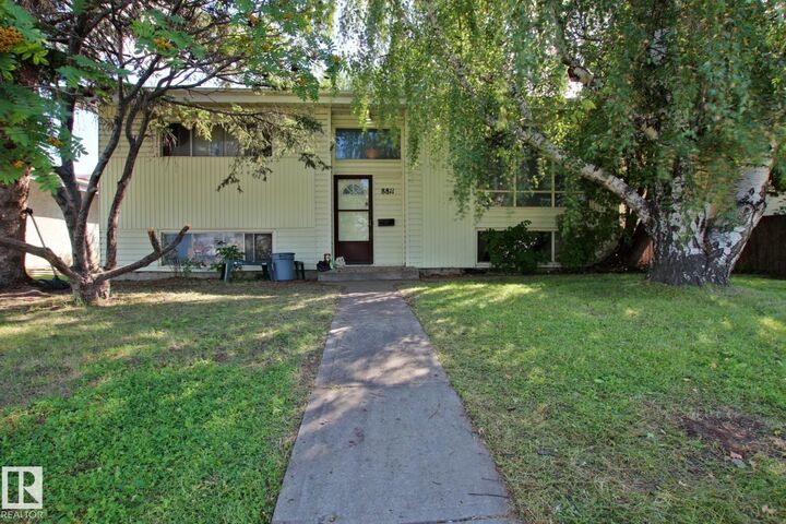 8811 163 Street NW  Edmonton AB T5R 2N8 photo