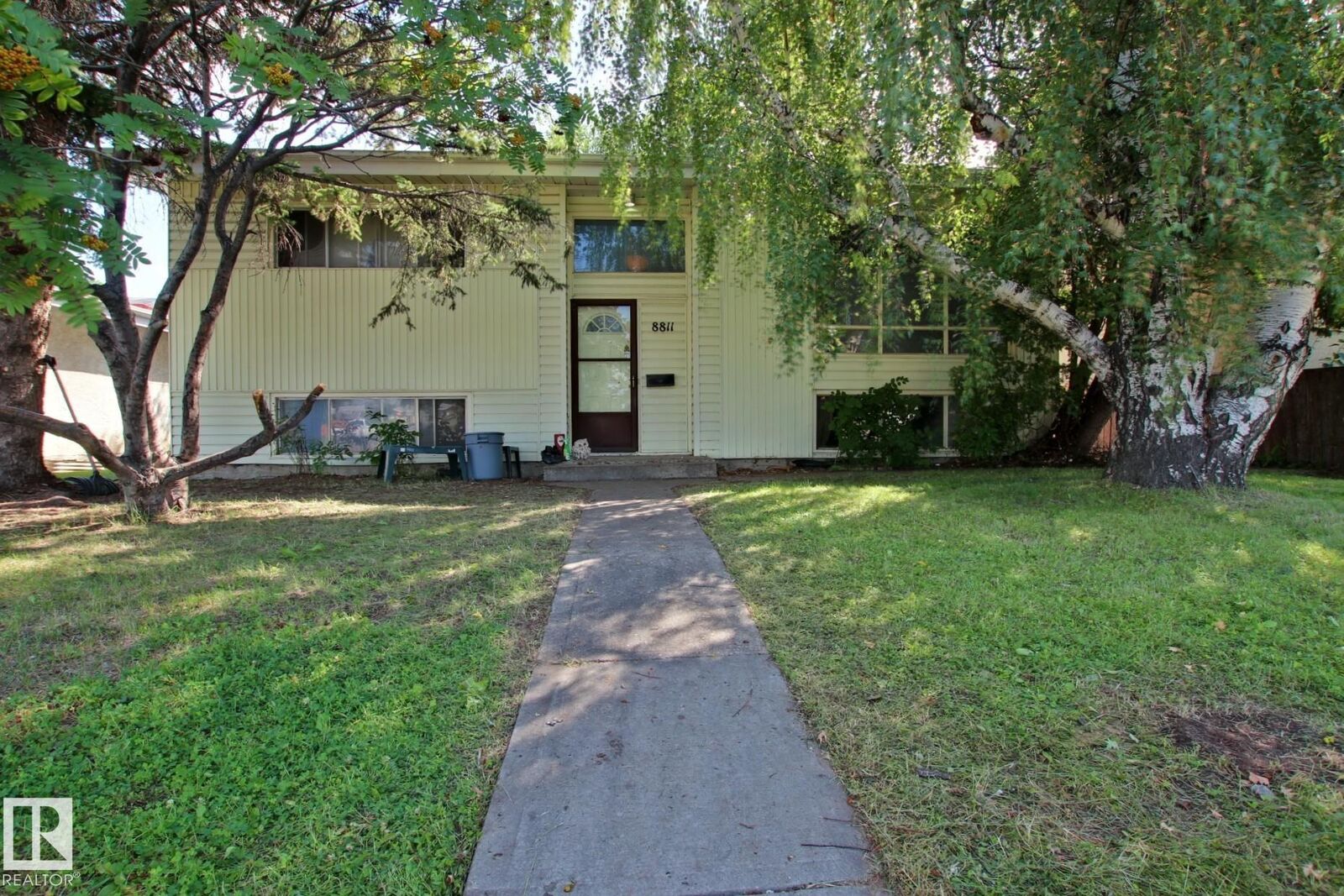 Property Photo:  8811 163 Street NW  AB T5R 2N8 