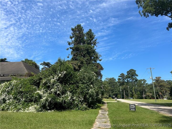 Property Photo: 409 W West Church Street W NC 28383