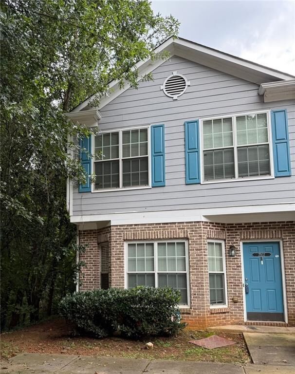 Property Photo: 2502 Walden Lake Drive GA 30035